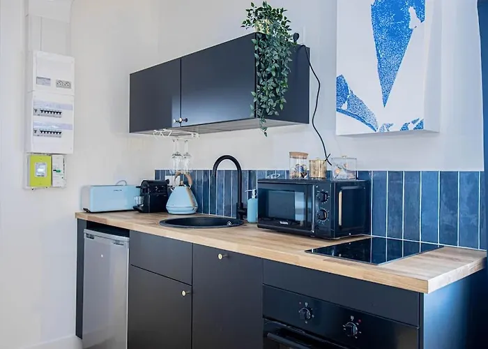 Saphir - Jacuzzi & Sauna Apartment *