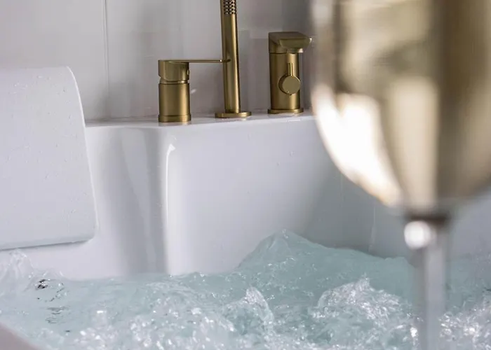 Saphir - Jacuzzi & Sauna * Saint-Etienne (Loire)
